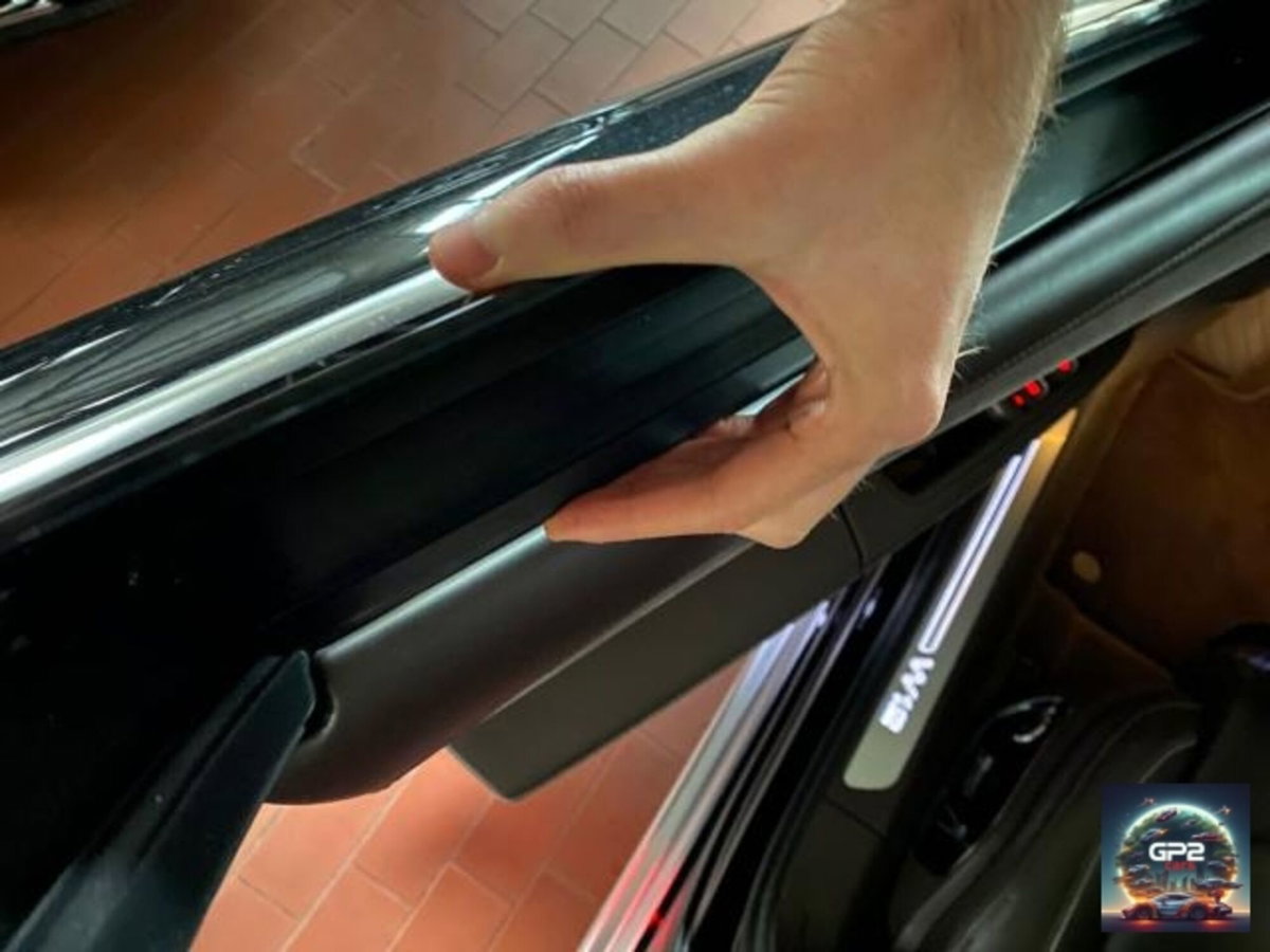 Audi A8 L 6.3 W12 FSI quattro tiptronic (10)