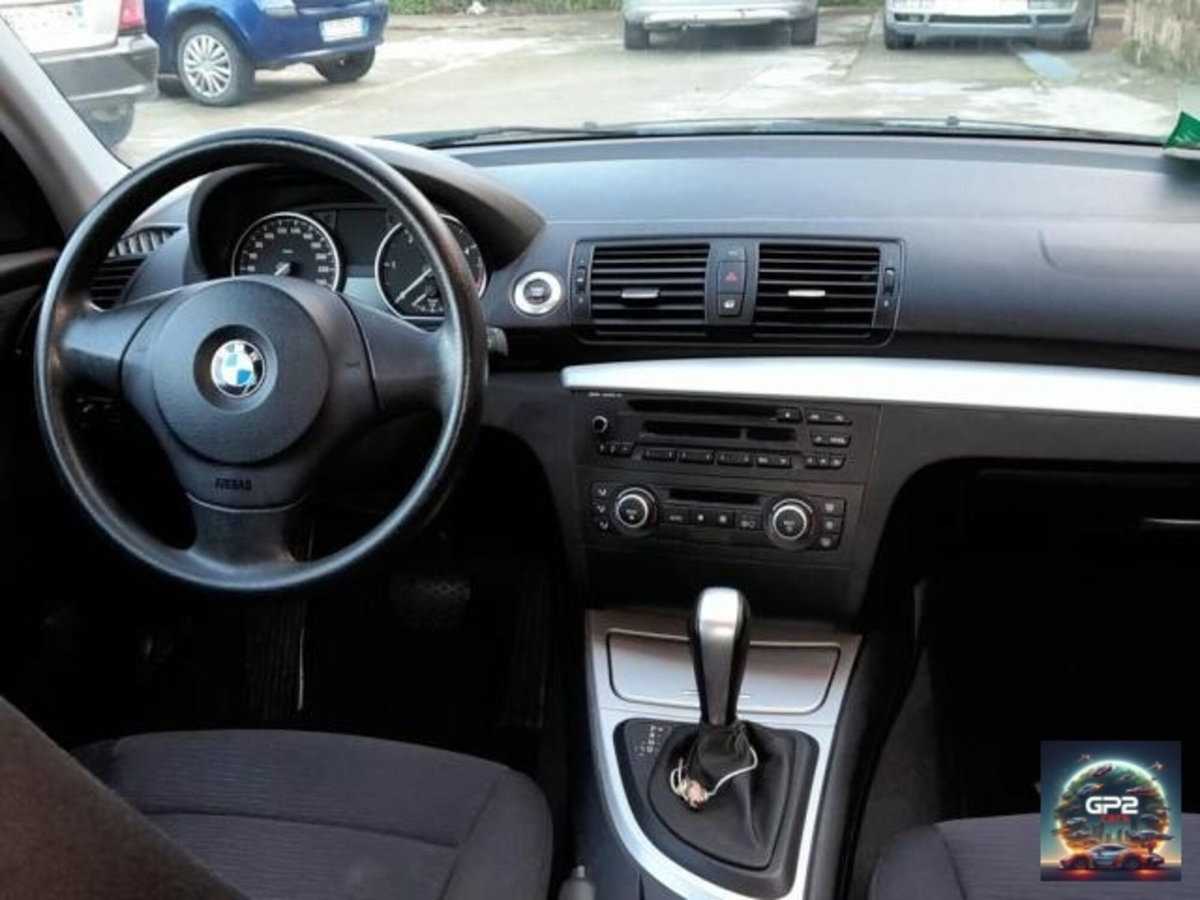 BMW Serie 1 120d cat 5 porte Futura DPF (10)