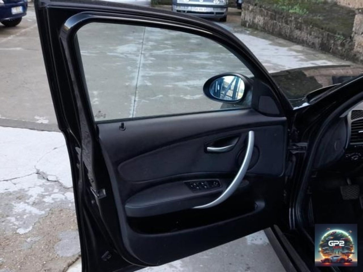 BMW Serie 1 120d cat 5 porte Futura DPF (5)