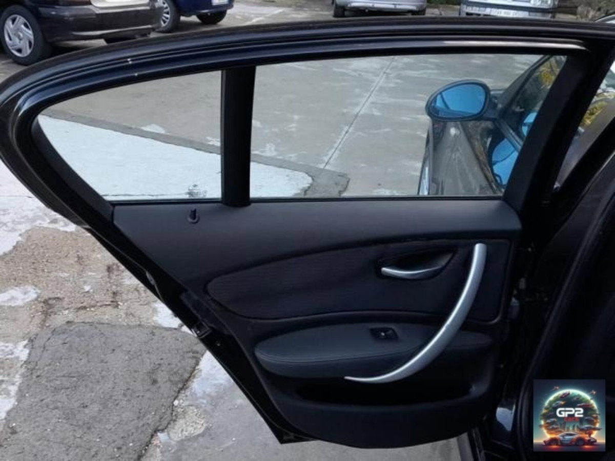 BMW Serie 1 120d cat 5 porte Futura DPF (7)