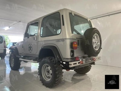 Jeep Wrangler 2.5 Laredo (10)