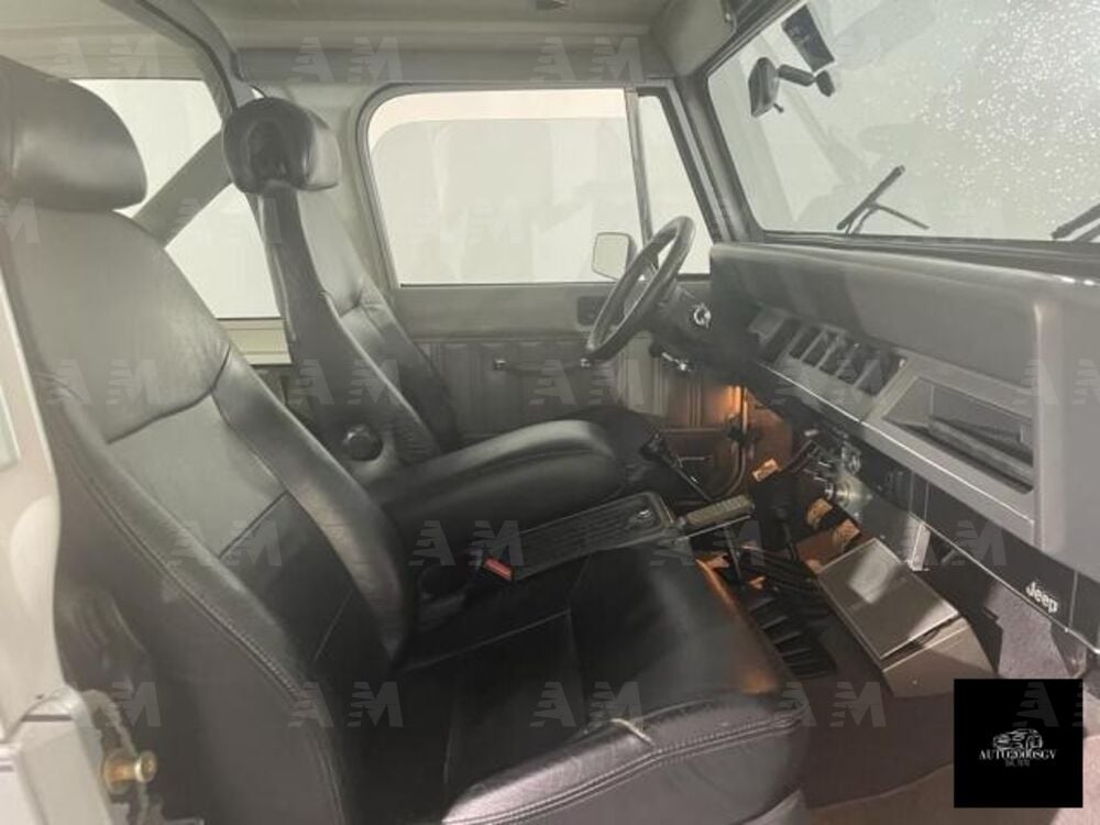 Jeep Wrangler 2.5 Laredo (12)