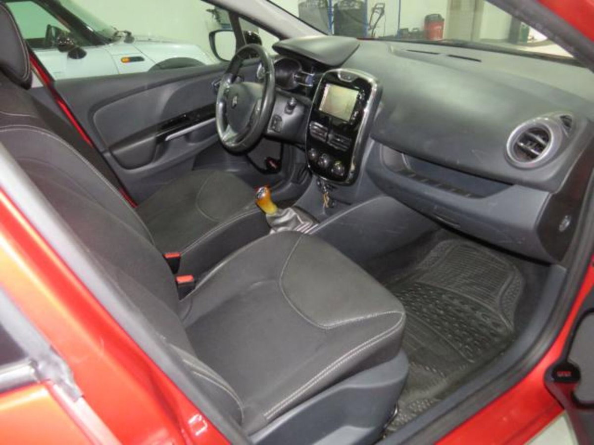 Renault Clio 1.5 dCi 8V 75CV 5 porte Costume National (9)