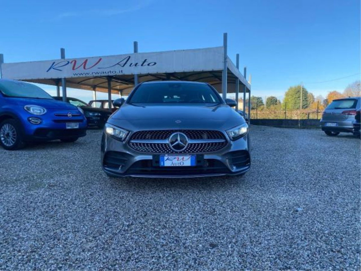 Mercedes-Benz Classe A Sedan 180 d Automatic 4p. Premium (4)