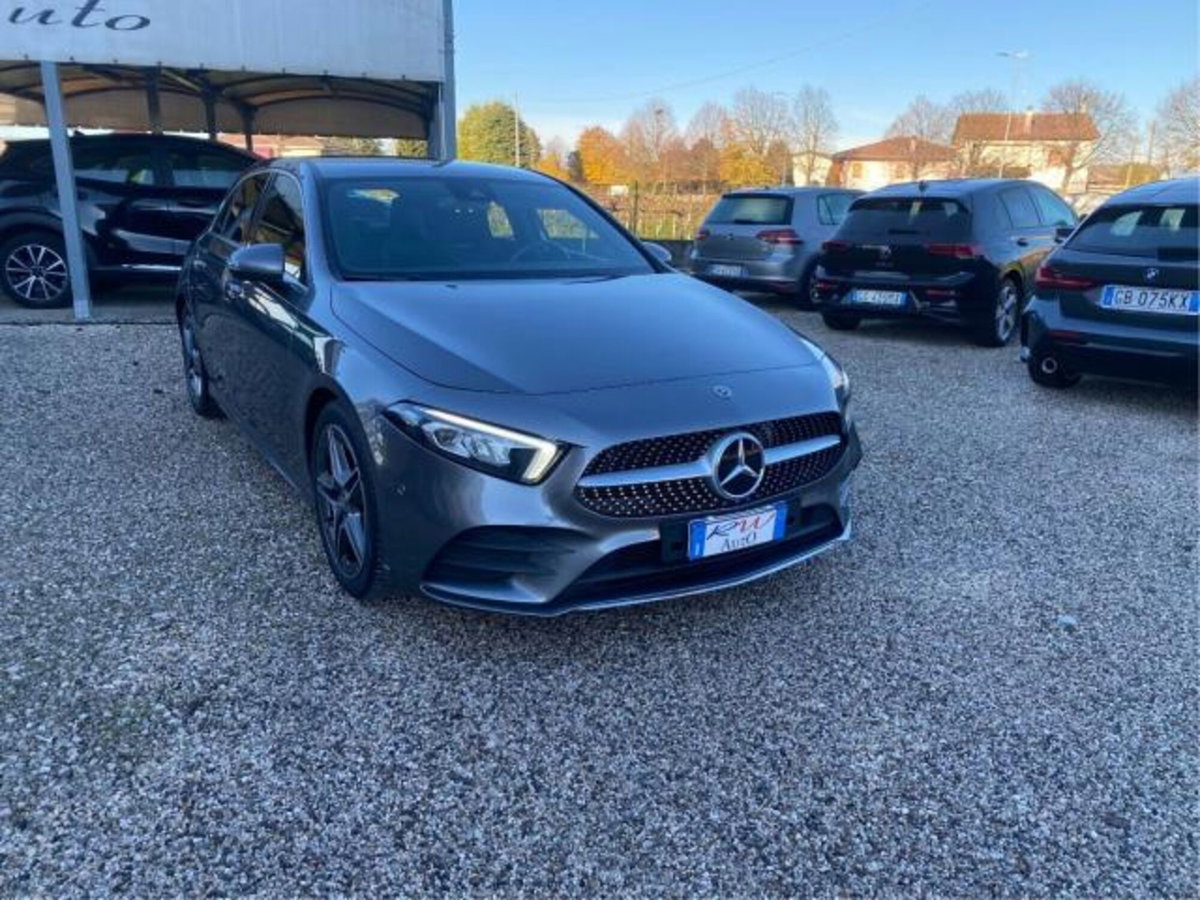 Mercedes-Benz Classe A Sedan 180 d Automatic 4p. Premium (5)