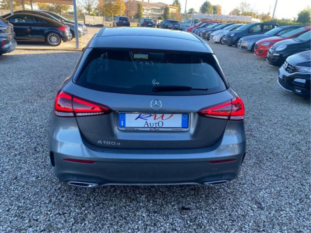 Mercedes-Benz Classe A Sedan 180 d Automatic 4p. Premium (6)