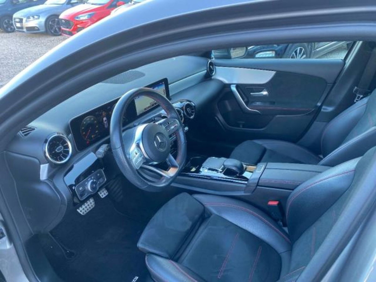 Mercedes-Benz Classe A Sedan 180 d Automatic 4p. Premium (9)