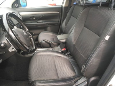 Mitsubishi Outlander 2.2 DI-D 4WD Instyle 7p. (10)