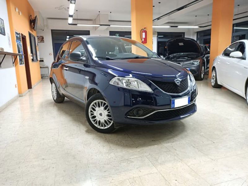 Lancia Ypsilon 1.2 69 CV 5 porte Silver 
