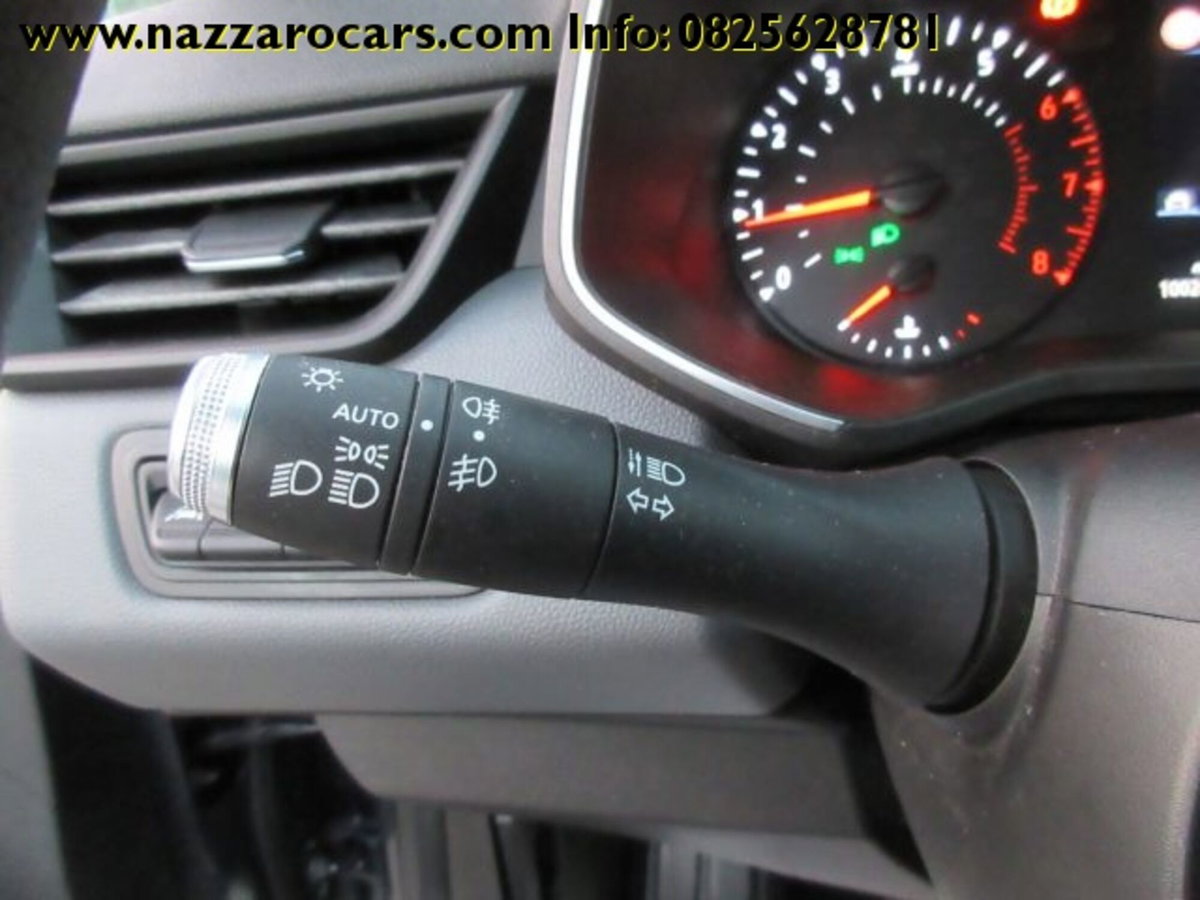Renault Clio TCe 100 CV 5 porte Business (9)