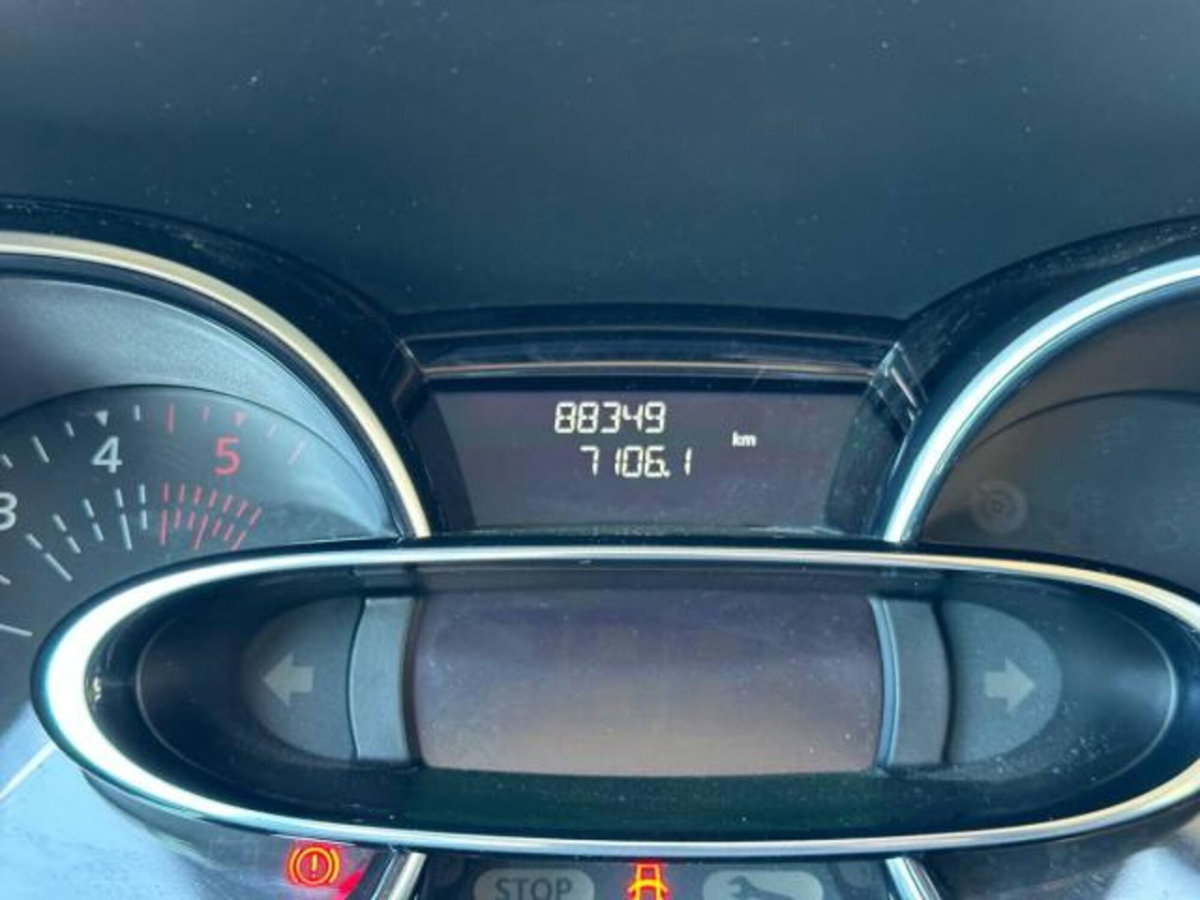 Renault Clio Sporter 1.5 dCi 8V 90CV EDC Energy (13)