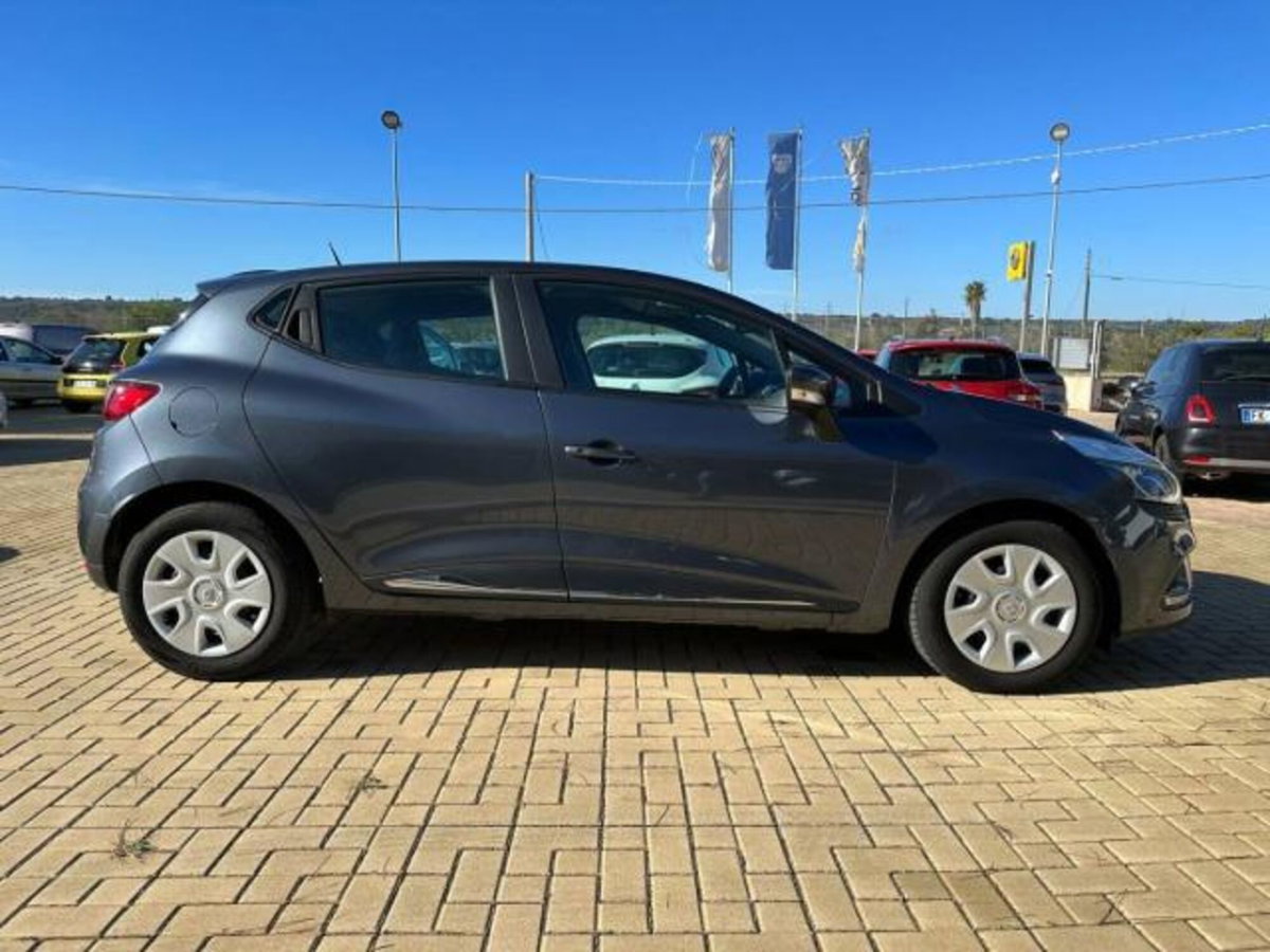 Renault Clio Sporter 1.5 dCi 8V 90CV EDC Energy (4)