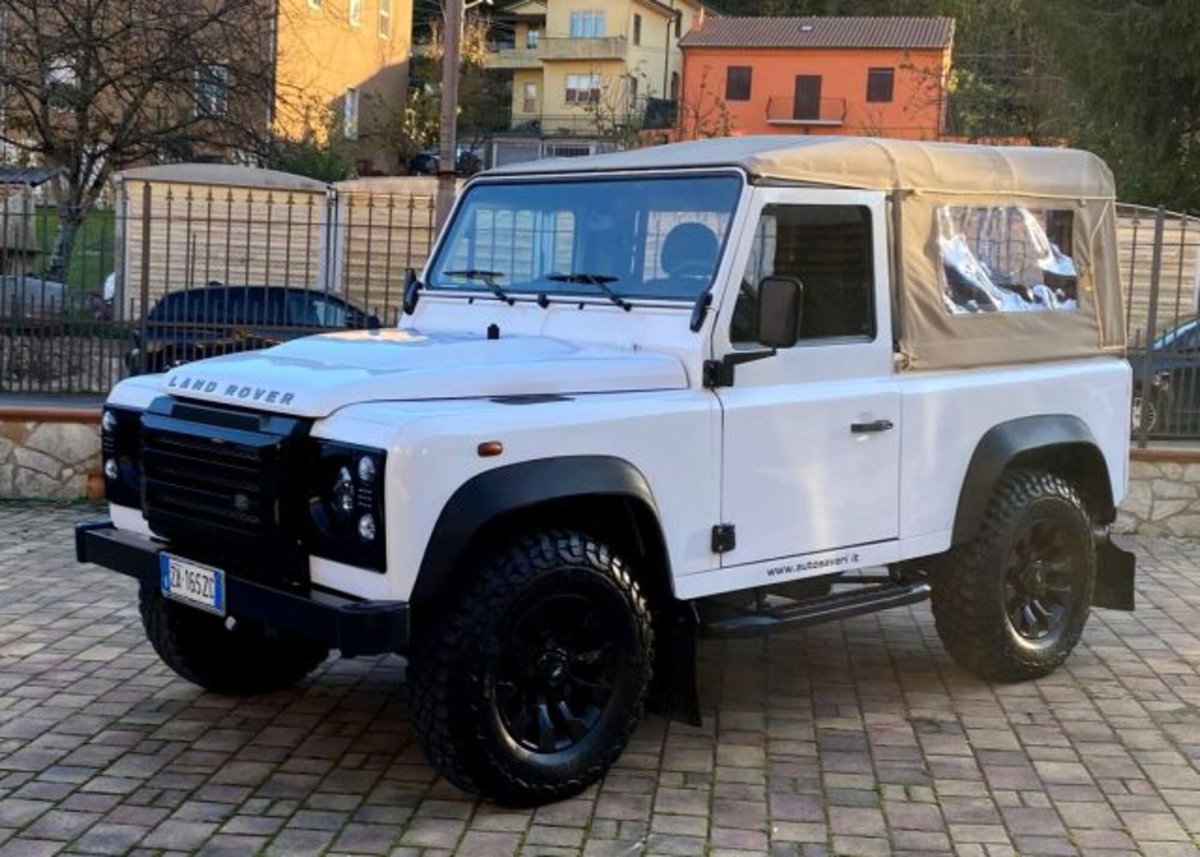 Land Rover Defender 90 2.2 TD4 Station Wagon N1