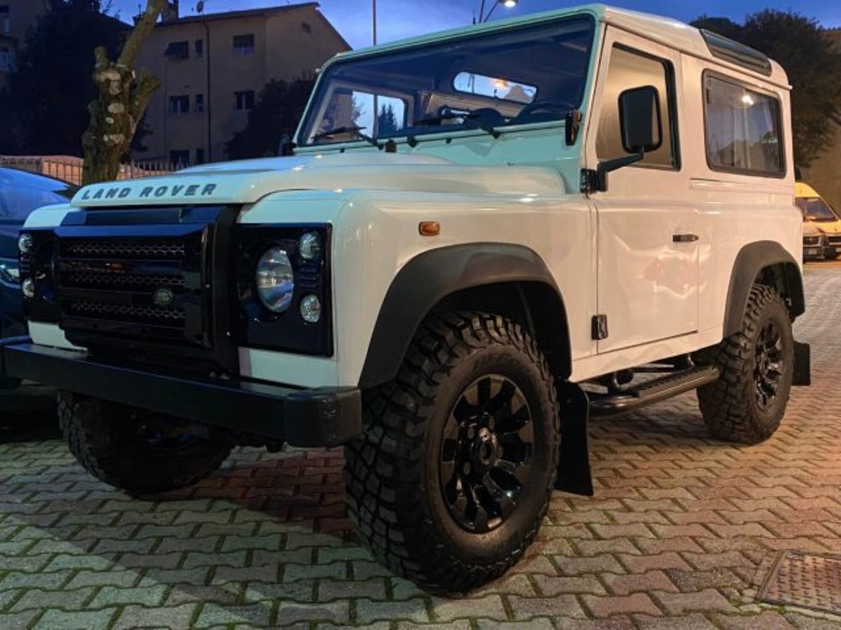 Land Rover Defender 90 2.2 TD4 Soft top N1
