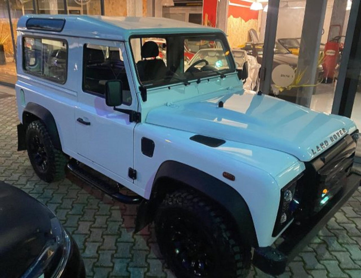 Land Rover Defender 90 2.2 TD4 Soft top N1 (2)