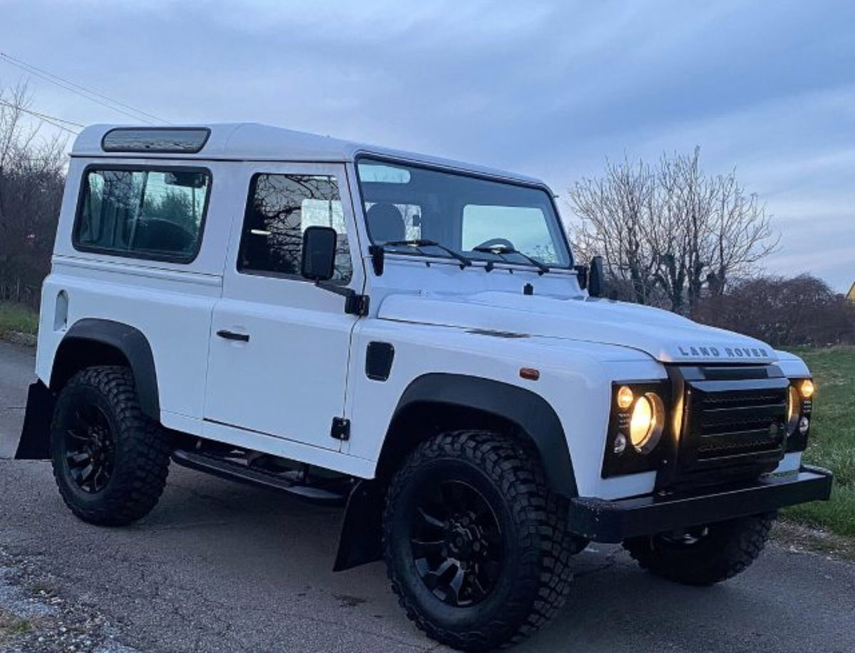 Land Rover Defender 90 2.2 TD4 Soft top N1 (6)