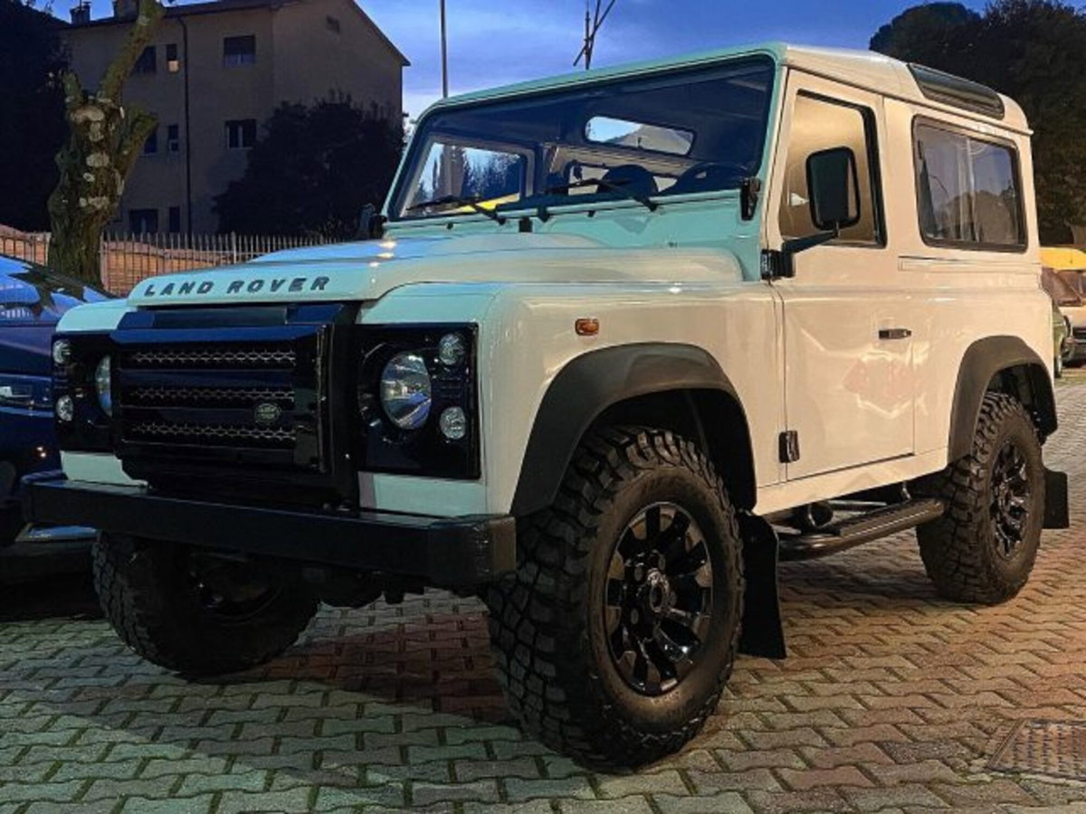 Land Rover Defender 90 2.2 TD4 Soft top N1 (7)