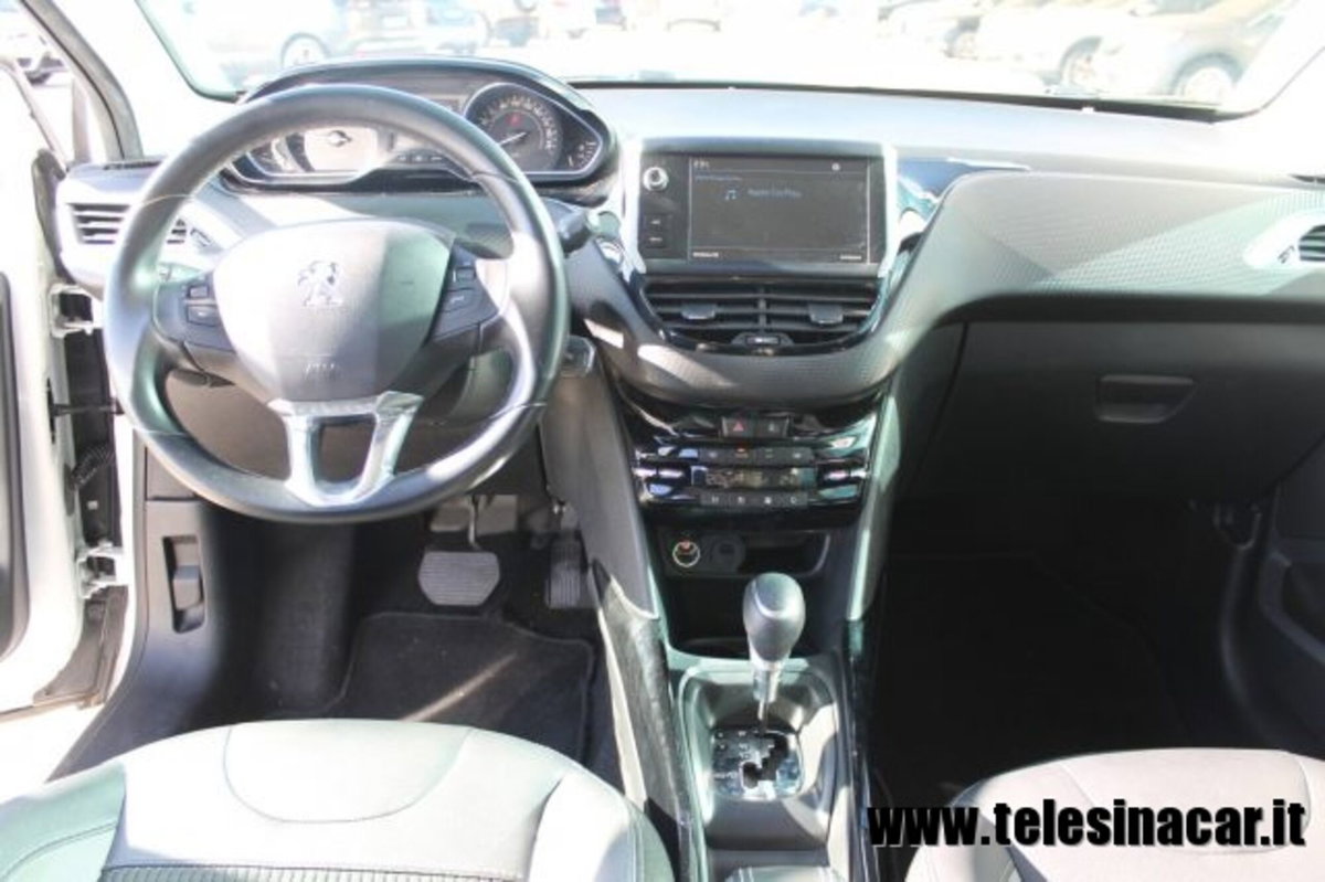 Peugeot 2008 120 EAT6 S&S Allure (11)