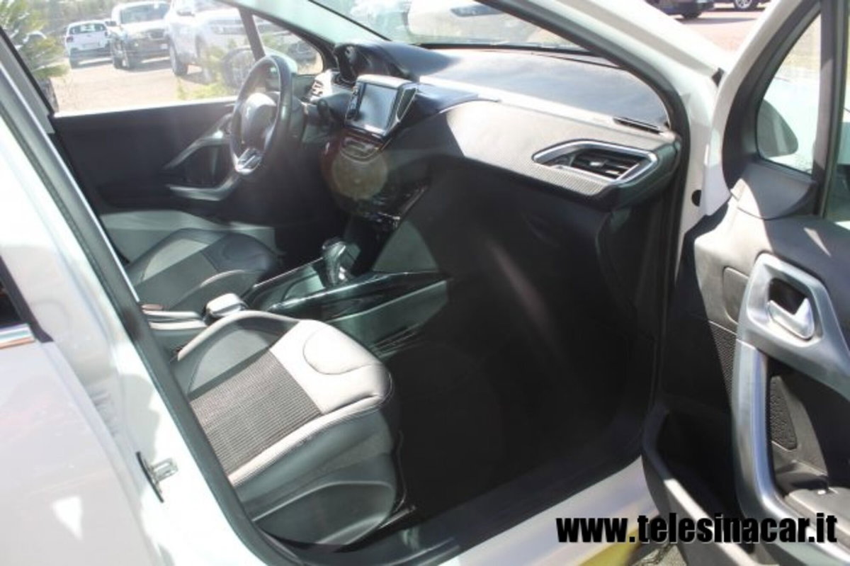 Peugeot 2008 120 EAT6 S&S Allure (13)