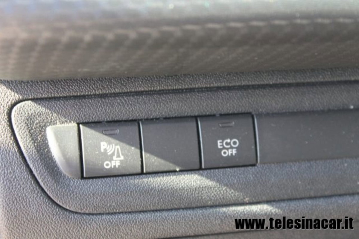 Peugeot 2008 120 EAT6 S&S Allure (19)