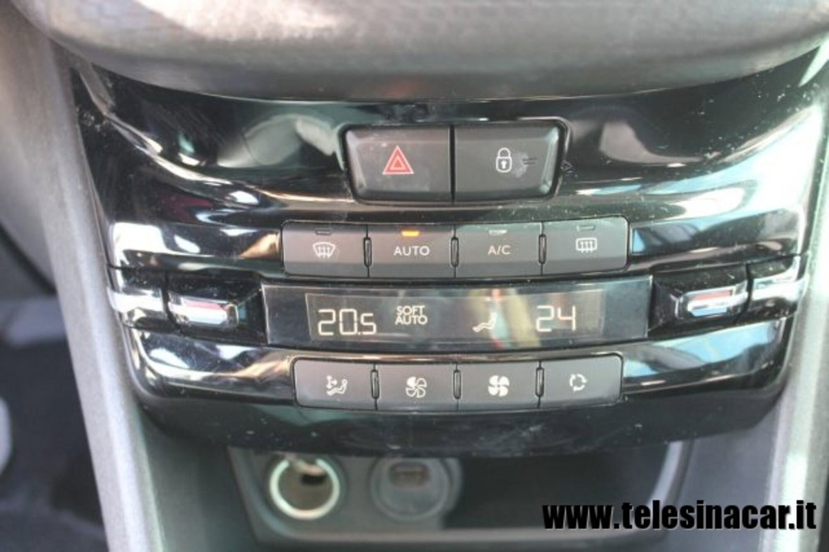 Peugeot 2008 120 EAT6 S&S Allure (20)