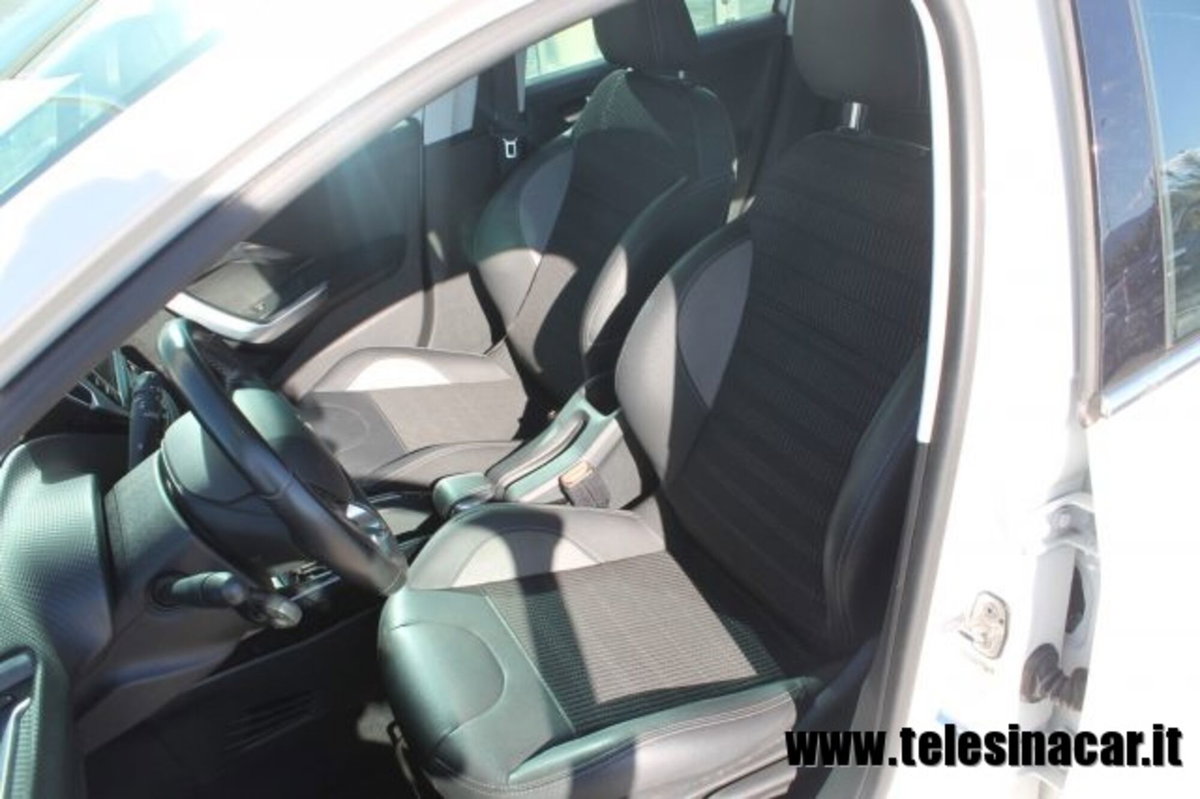 Peugeot 2008 120 EAT6 S&S Allure (9)