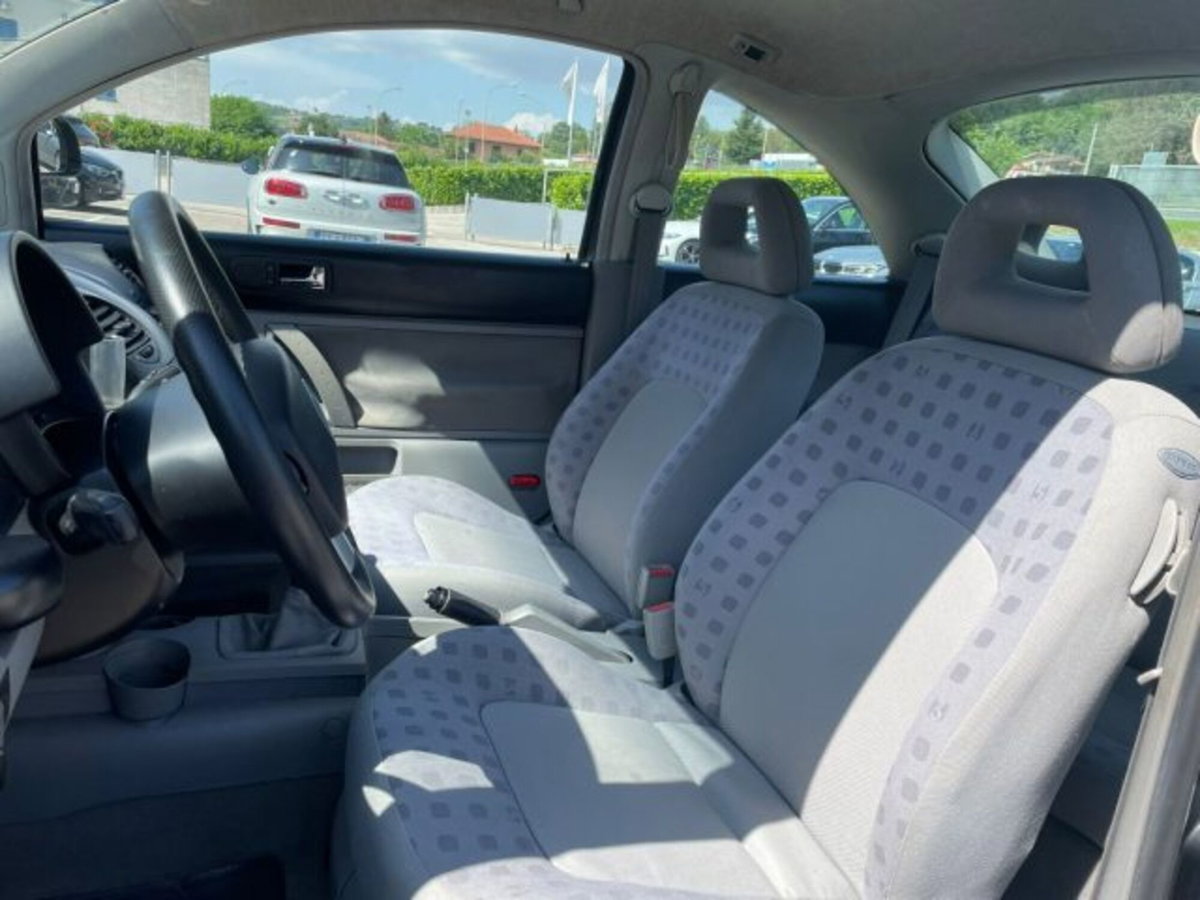 Volkswagen New Beetle TDI (8)