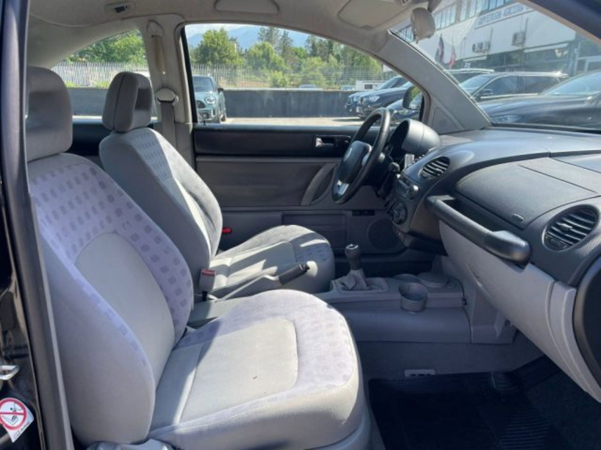 Volkswagen New Beetle TDI (9)