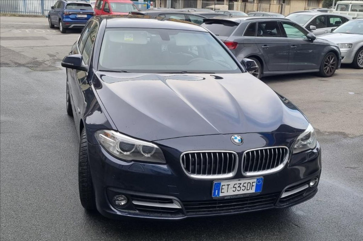 BMW Serie 5 Touring 520d (2)