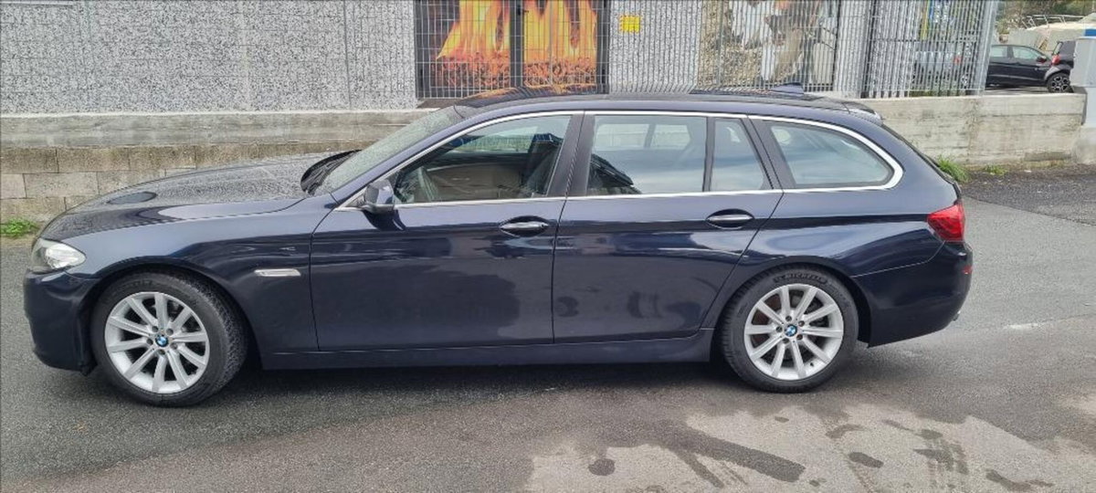 BMW Serie 5 Touring 520d (4)