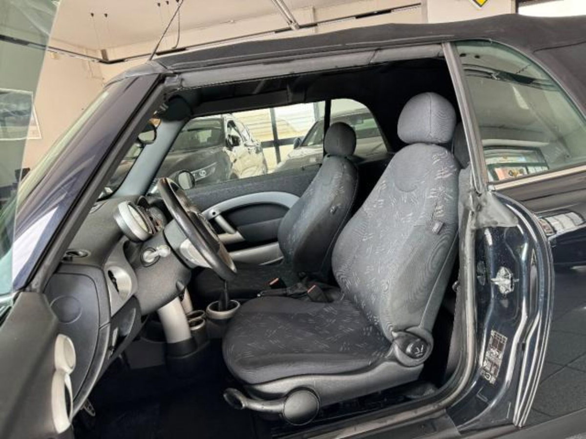 MINI Mini Cabrio 1.6 16V One Cabrio (11)