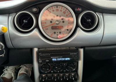 MINI Mini Cabrio 1.6 16V One Cabrio (14)