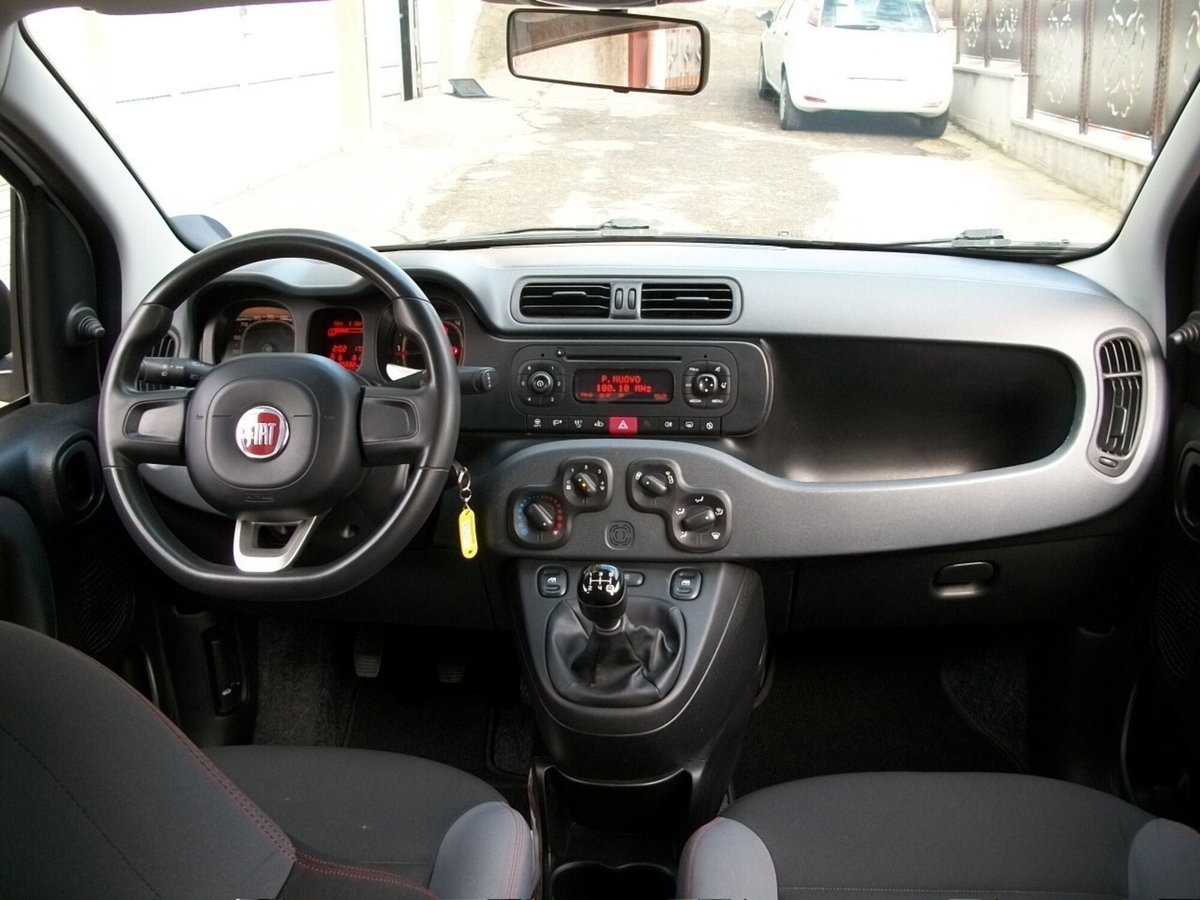 Fiat Panda 1.3 MJT 95 CV S&S Easy (12)