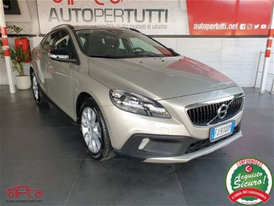 Volvo V40 Cross Country D2 Geartronic Kinetic my 16 usata