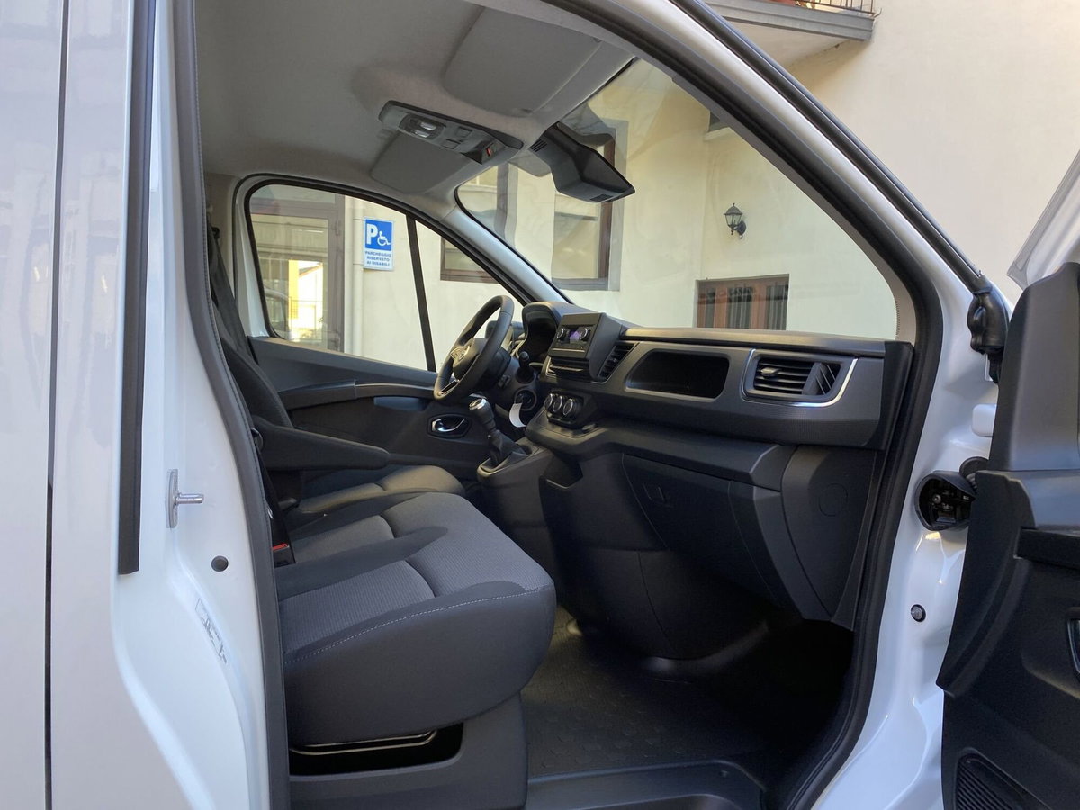 Nissan Primastar Furgone 27 2.0 dCi 110CV PC-TN Furgone Acenta Work (14)