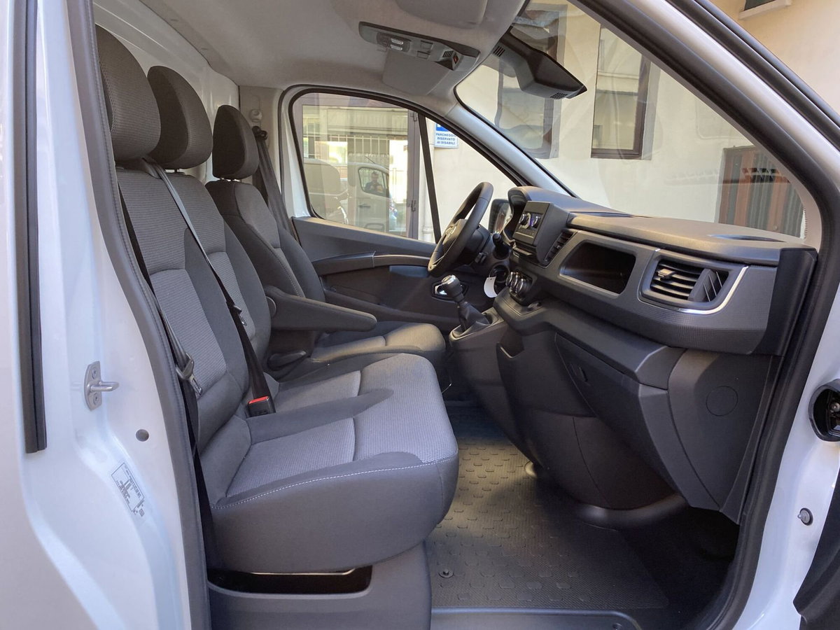 Nissan Primastar Furgone 27 2.0 dCi 110CV PC-TN Furgone Acenta Work (17)