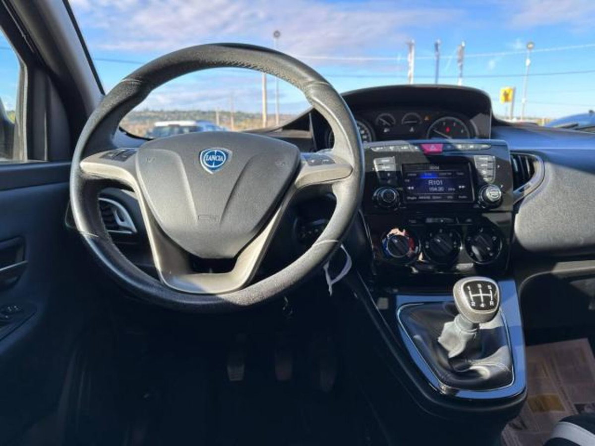 Lancia Ypsilon 1.3 MJT 16V 95 CV 5 porte S&S Gold (10)