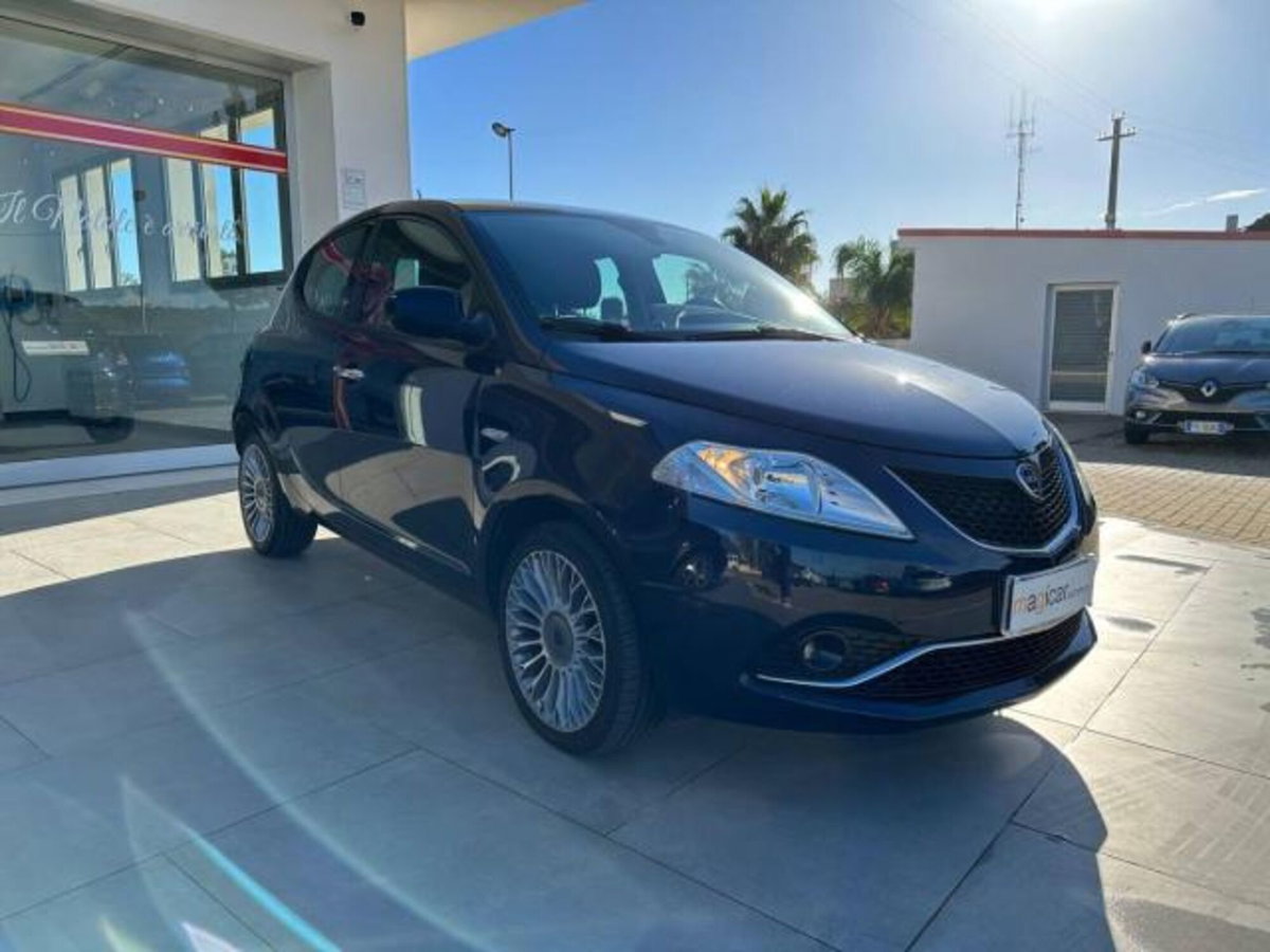Lancia Ypsilon 1.3 MJT 16V 95 CV 5 porte S&S Gold (3)