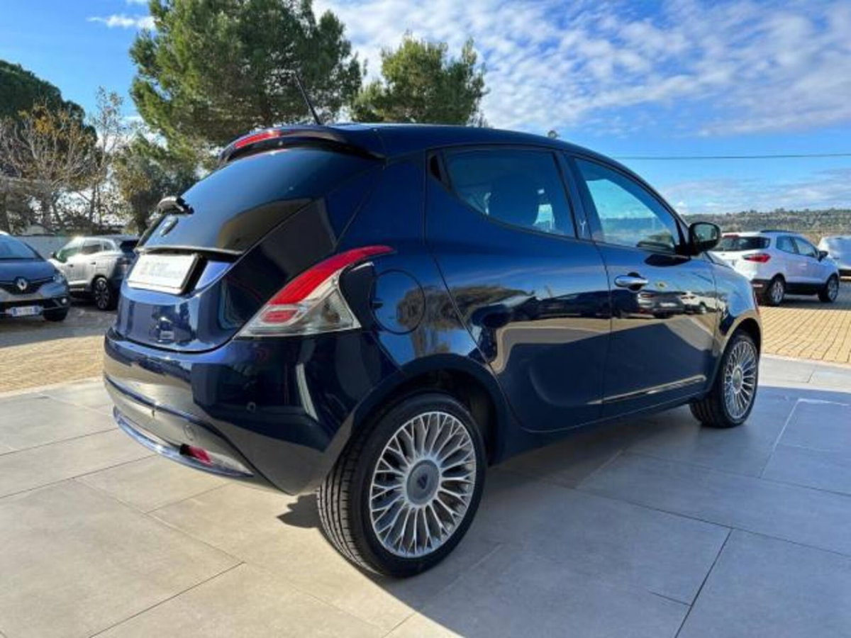 Lancia Ypsilon 1.3 MJT 16V 95 CV 5 porte S&S Gold (5)