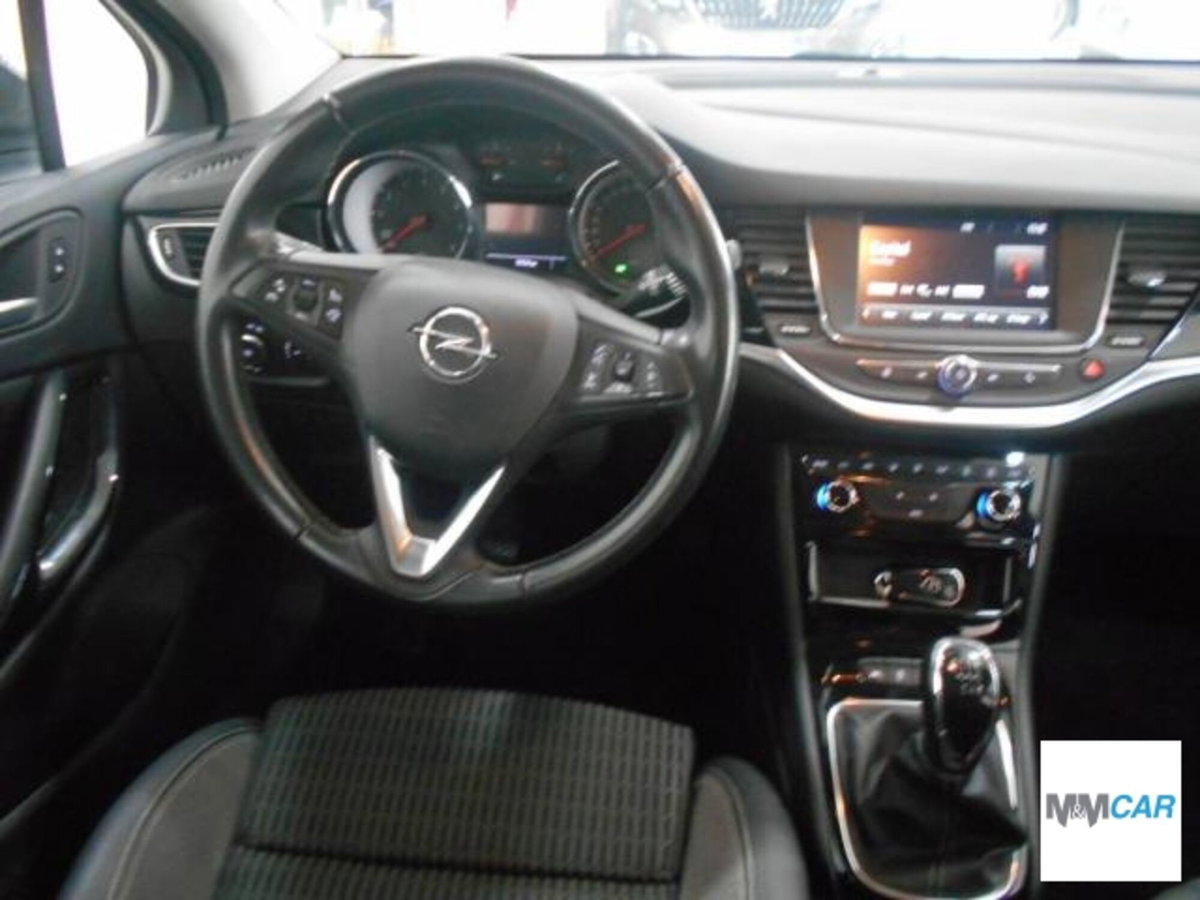 Opel Astra 1.2 Turbo 110 CV Elegance (11)