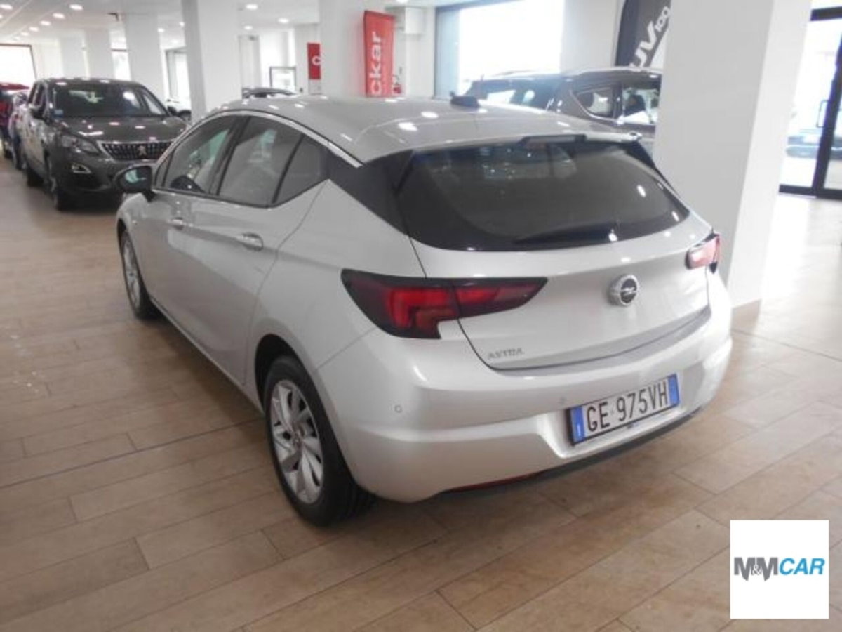 Opel Astra 1.2 Turbo 110 CV Elegance (3)