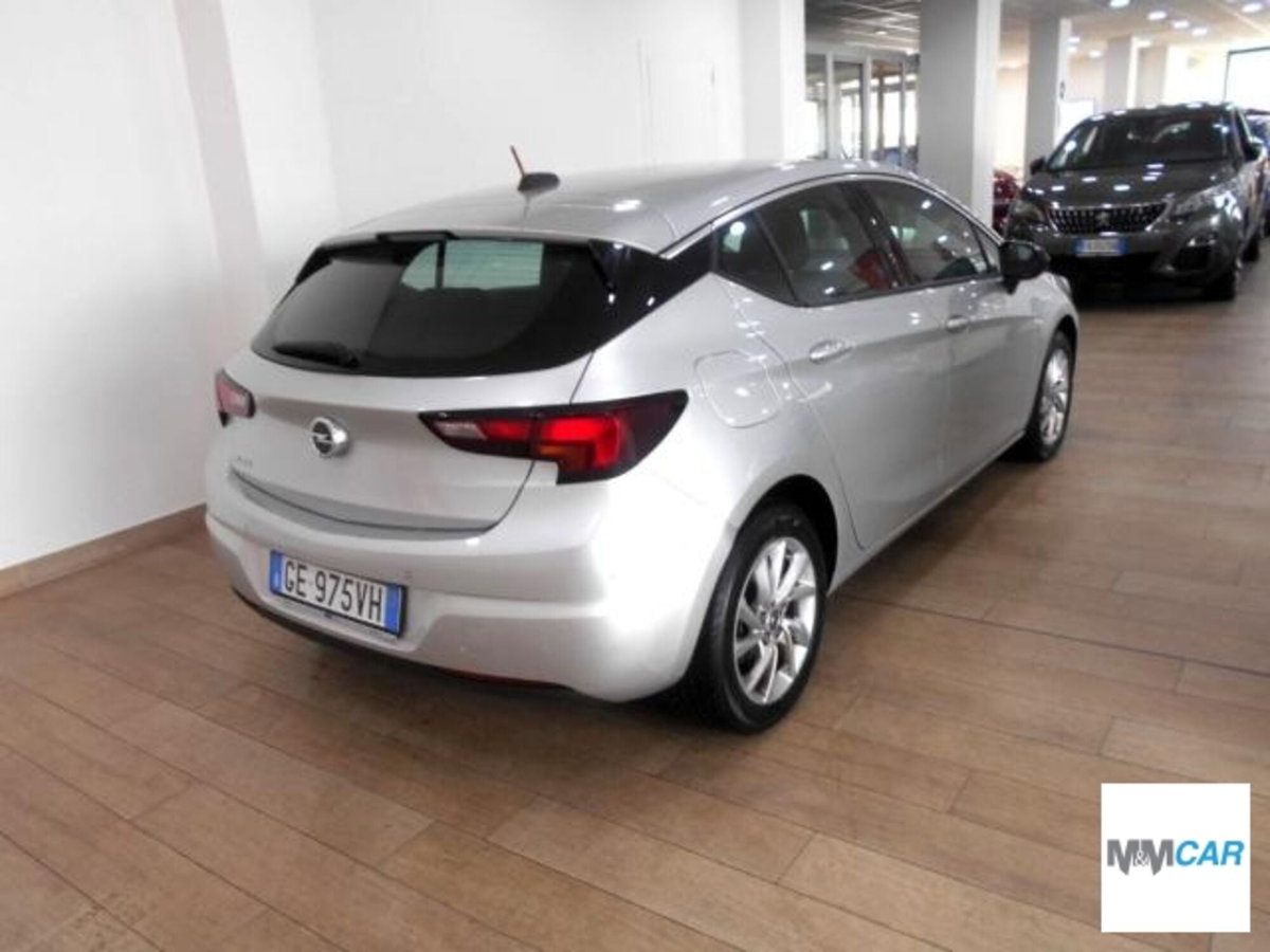 Opel Astra 1.2 Turbo 110 CV Elegance (4)