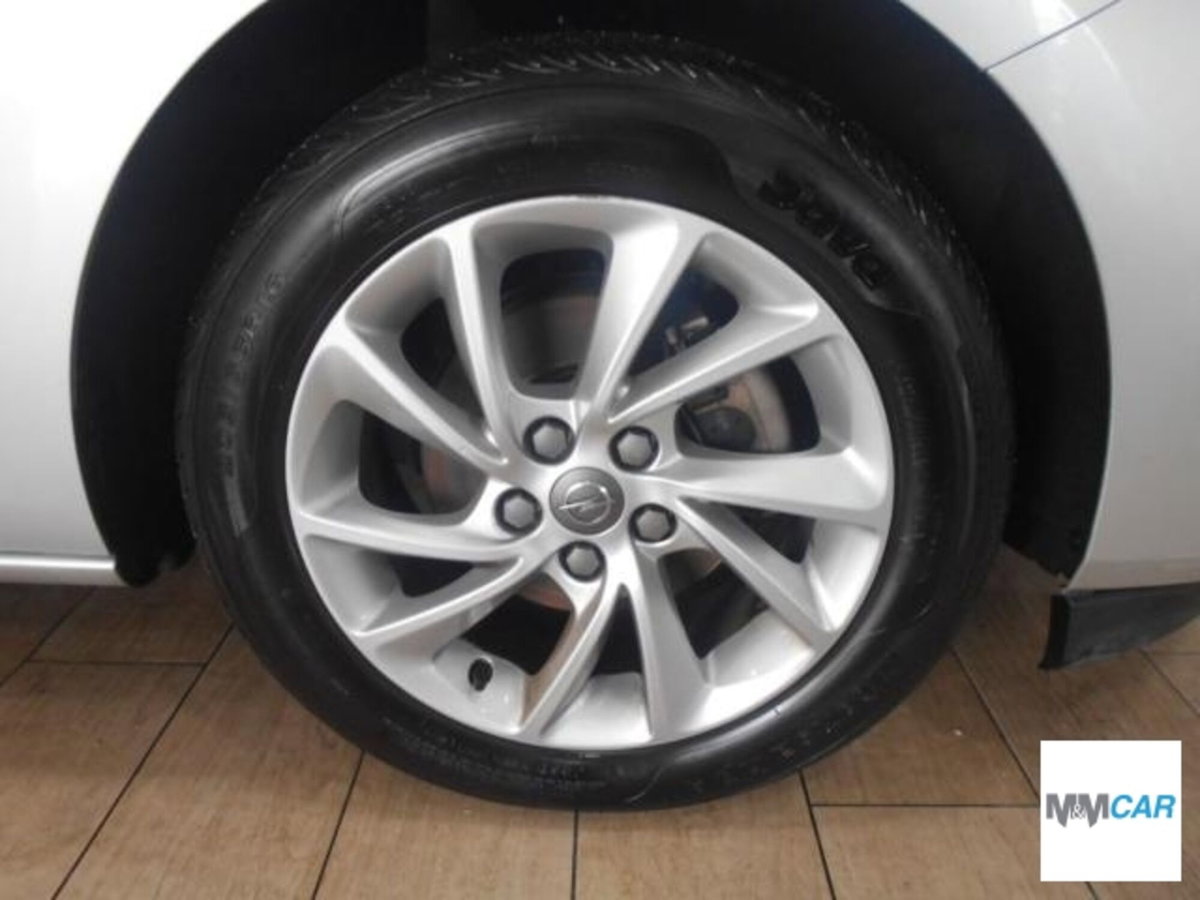 Opel Astra 1.2 Turbo 110 CV Elegance (6)
