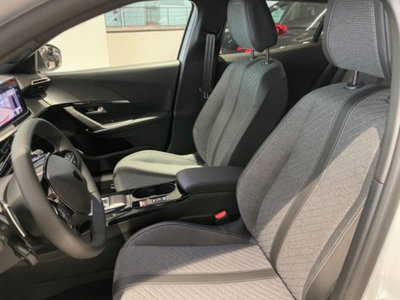 Peugeot 2008 BlueHDi 130 S&S EAT8 Allure Pack (19)