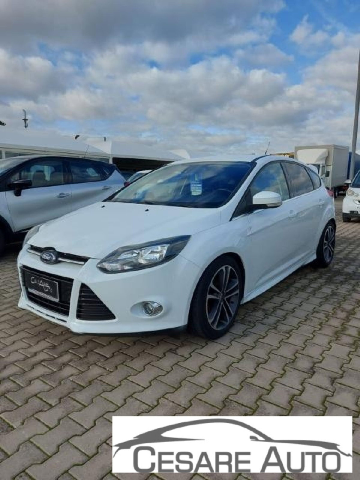 Ford Focus 1.0 EcoBoost 125 CV 5p Business (2)