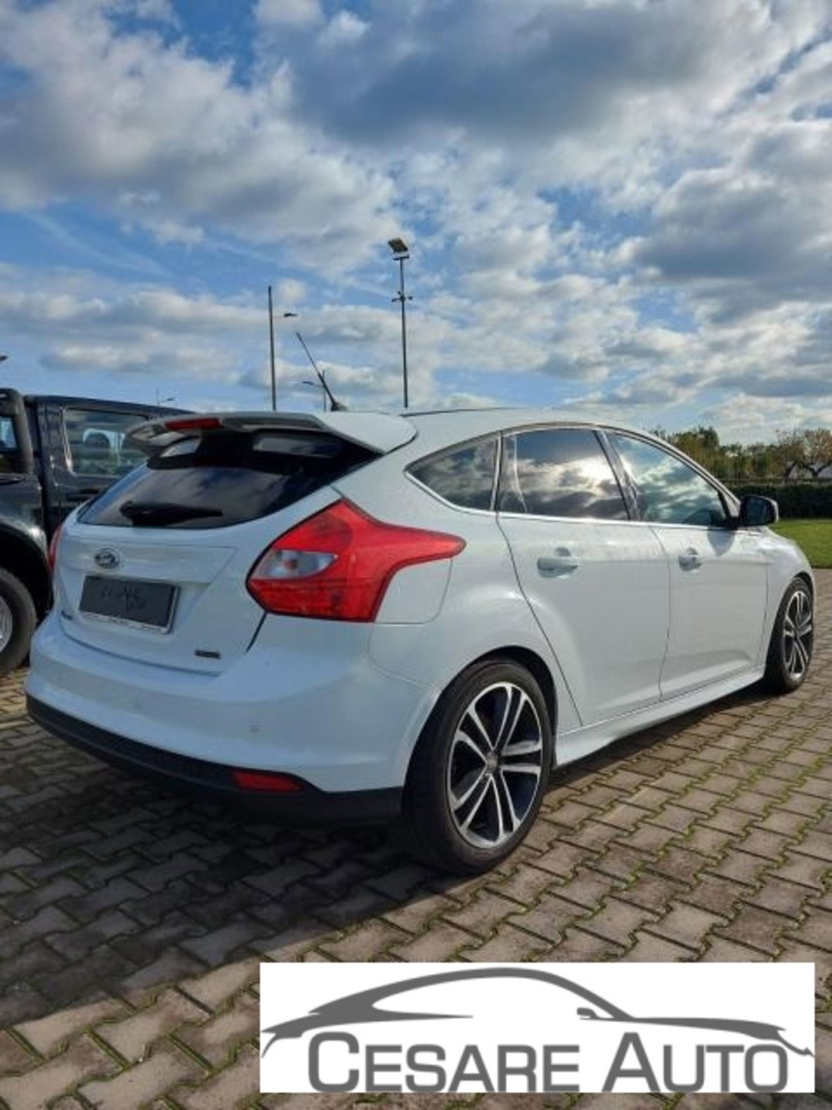 Ford Focus 1.0 EcoBoost 125 CV 5p Business (4)