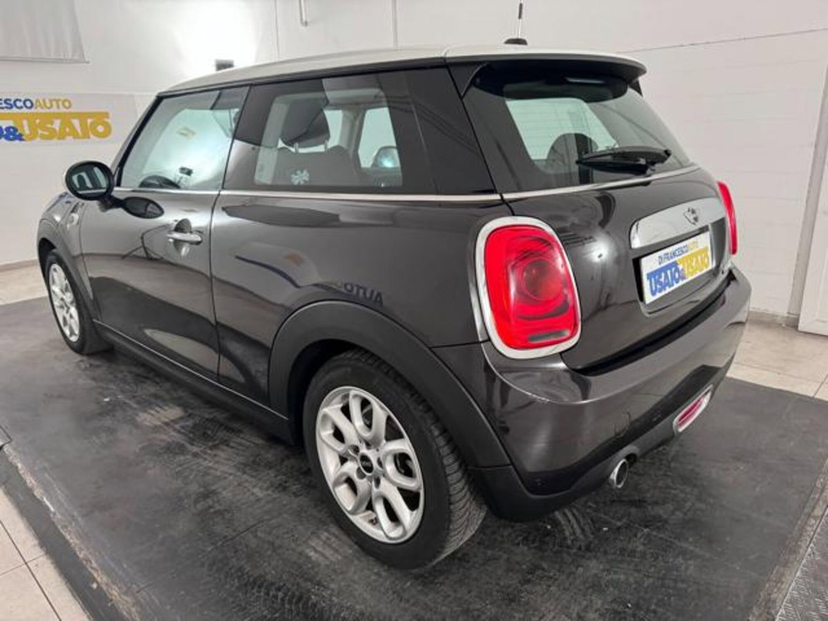 MINI Mini 1.5 Cooper D (2)