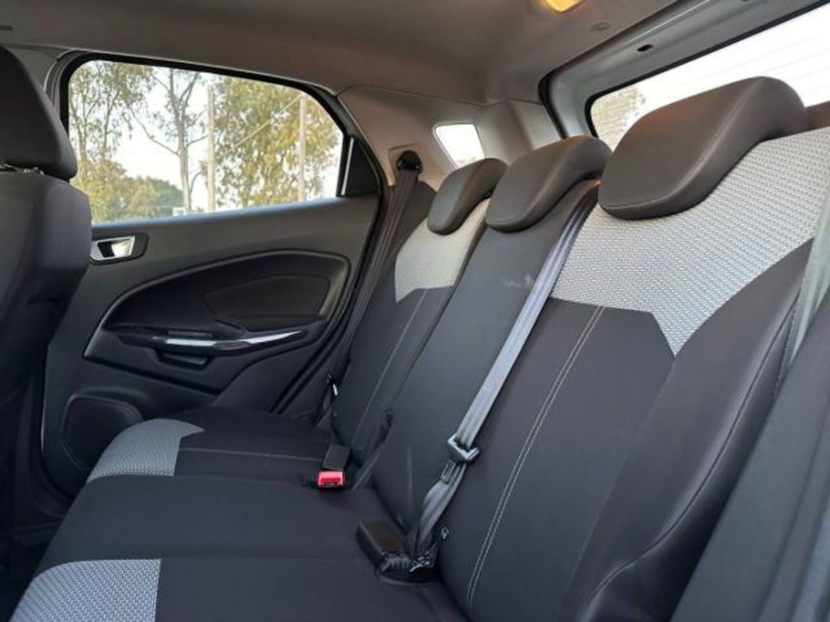 Ford EcoSport 1.5 TDCi 95 CV Titanium S (8)