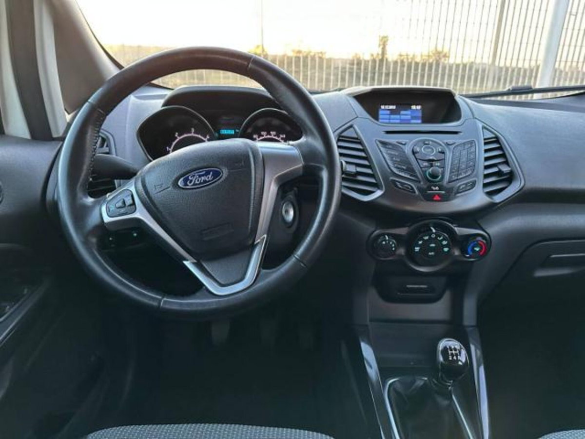 Ford EcoSport 1.5 TDCi 95 CV Titanium S (9)