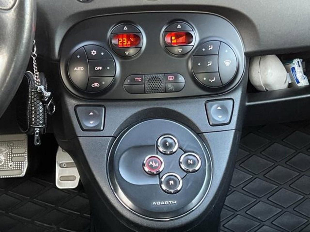 Abarth 595 595 1.4 Turbo T-Jet 160 CV MTA Competizione (15)